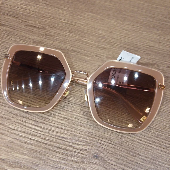 Marc Jacobs | Accessories | Marc Jacobs Bold Gold And Brown  display picture 3